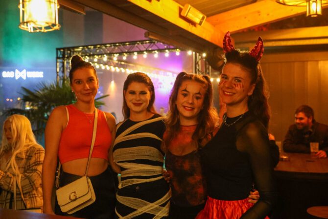 Halloween Ü16*