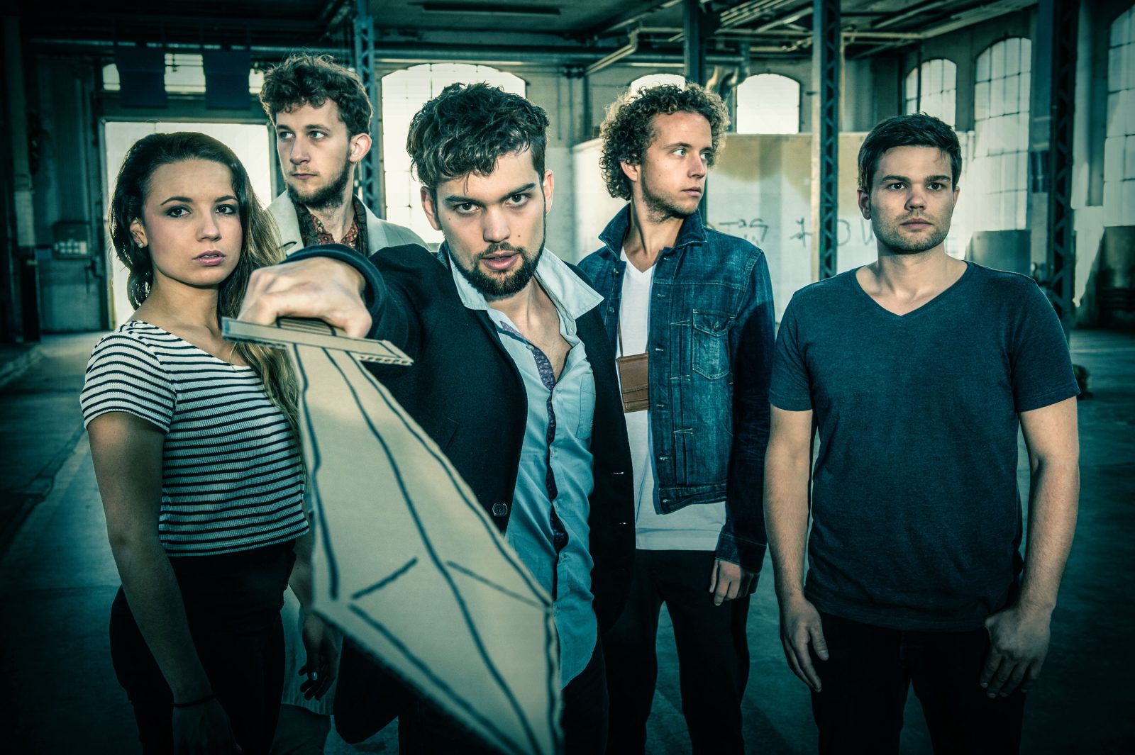 Neckless & Ms.Iles
